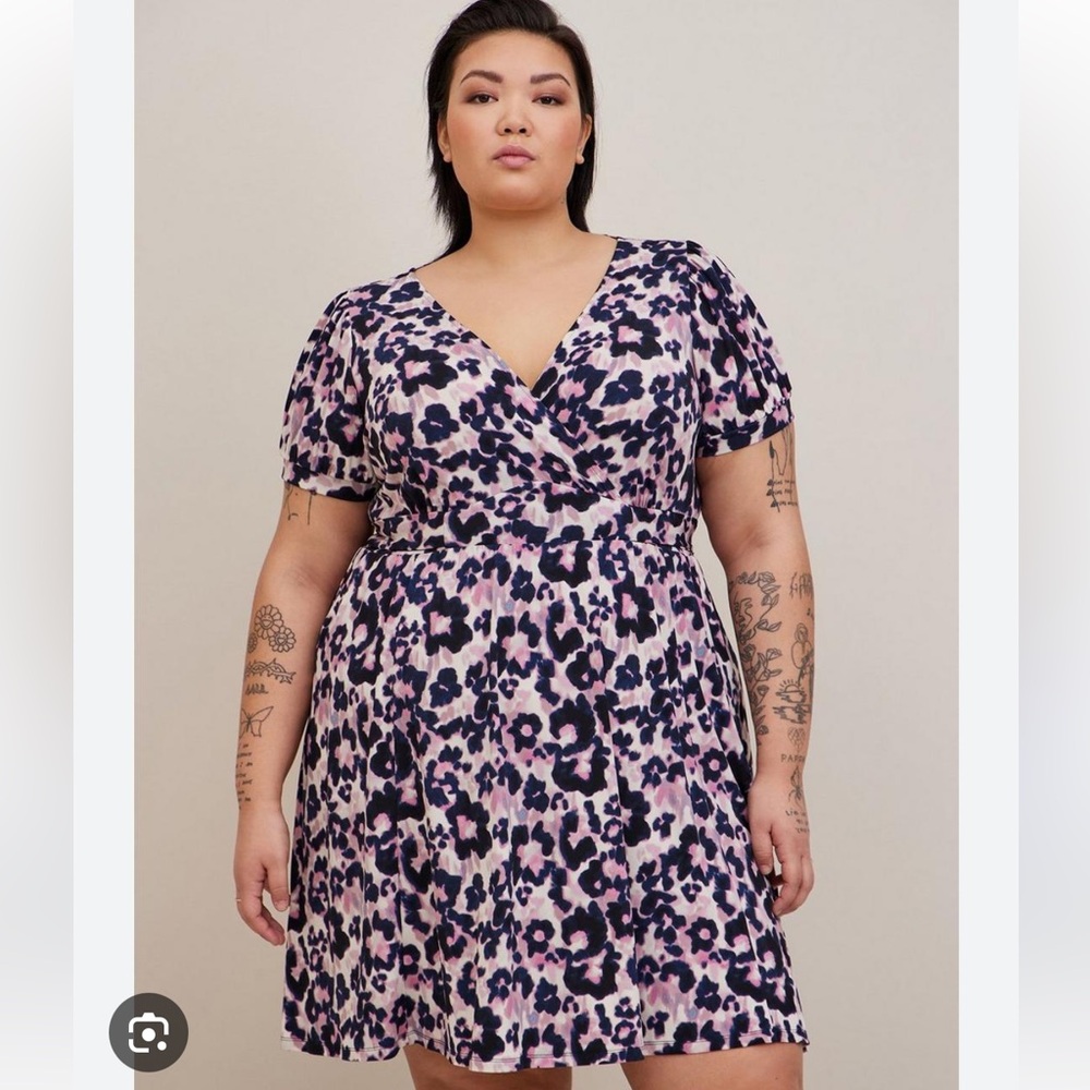 TORRID MINI STUDIO KNIT SURPLICE DRESS SIZE 2 NWT
